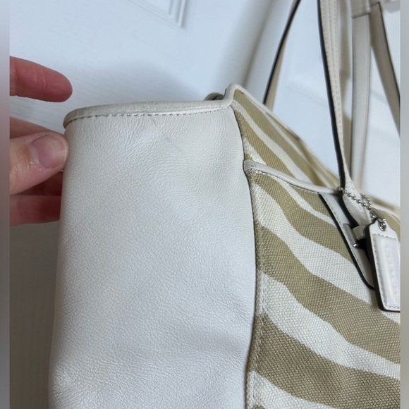 Coach Taylor Carryall Zebra Stripe Leather Canvas LG Satchel Tote F27009 summer - Picture 5 of 16